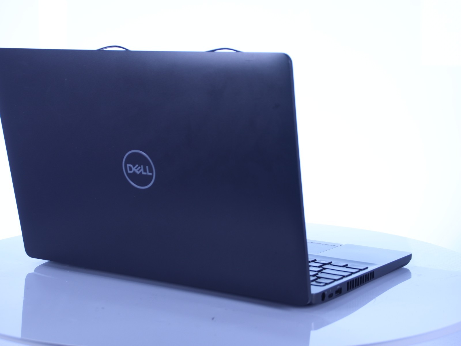 DELL Latitude 5500 15.6″ Intel Core i7-8665U 16GB RAM 256GB SSD Win 11 Pro No AC