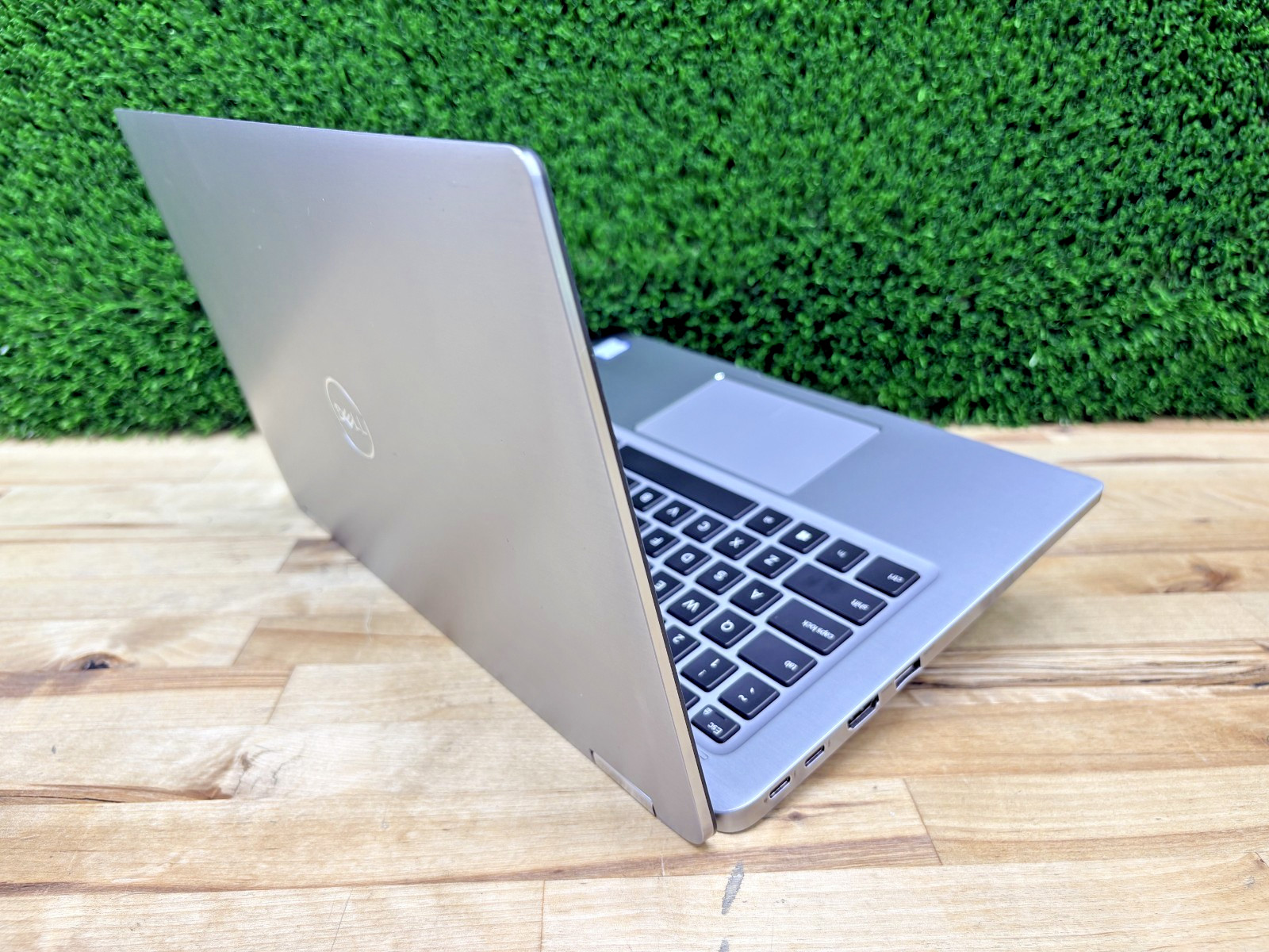 Dell Latitude 7400 2-in-1 Intel i5-8th Gen 1.60GHz 8GB RAM 256GB SSD Win 11 Pro*
