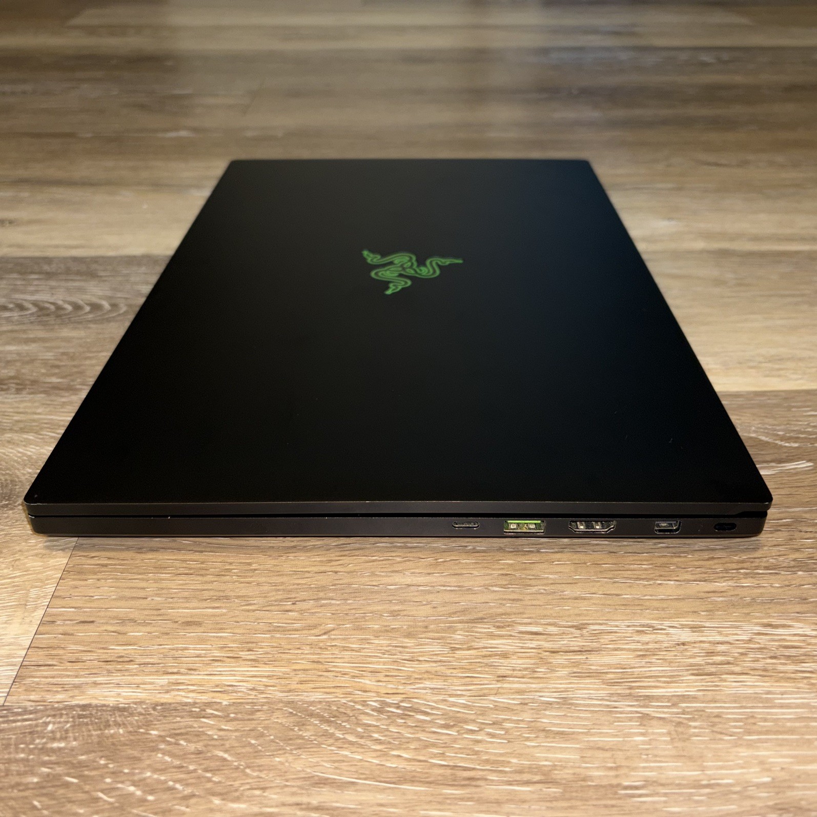 Razer Blade 15 RTX 2080 Max-Q 9th Gen i7-9750H FHD 16GB 512GB SSD 240Hz