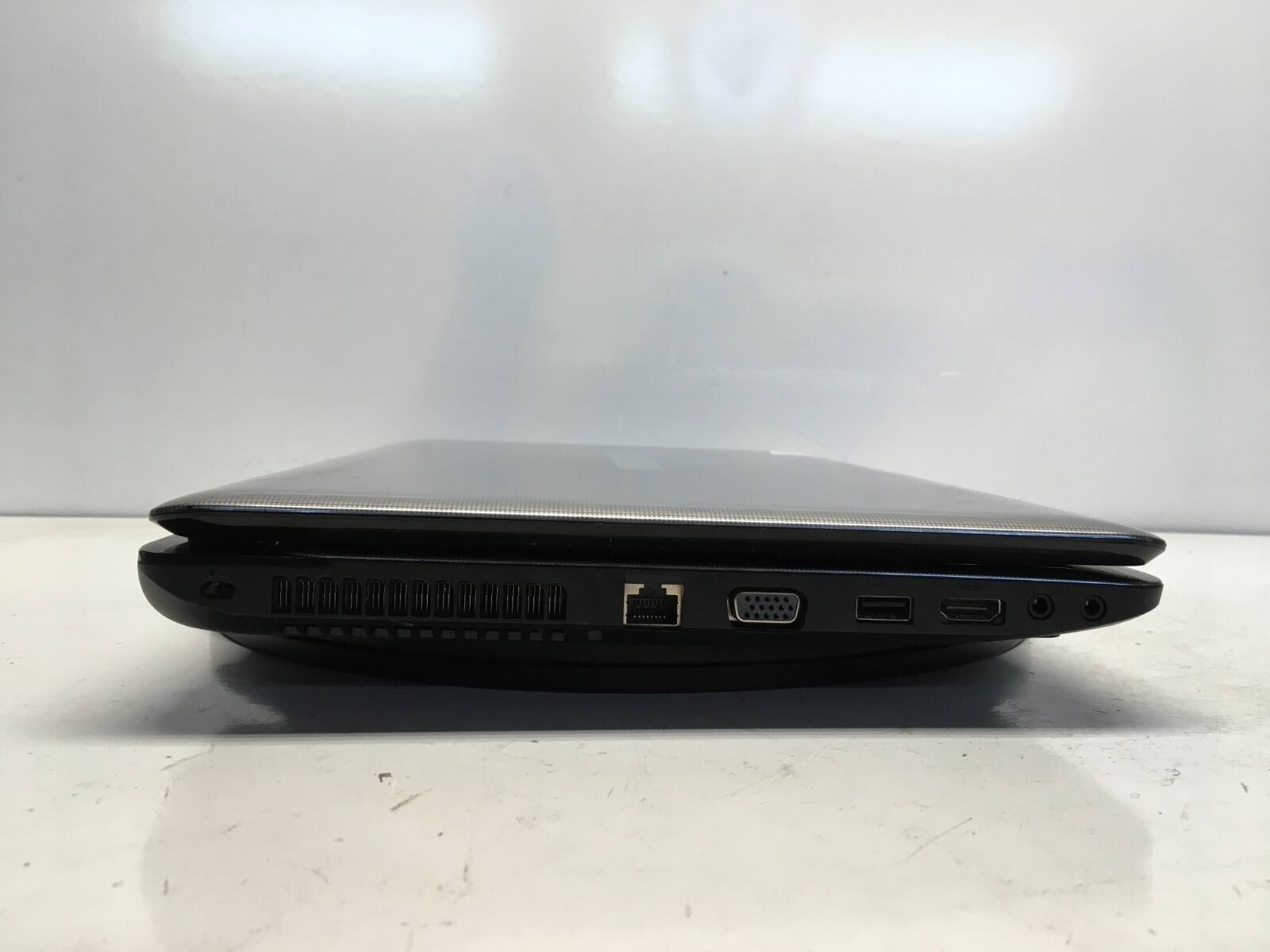 Toshiba Satellite L755-S5158 Intel i5-2450M 2.5GHz 4 GB NO HDD