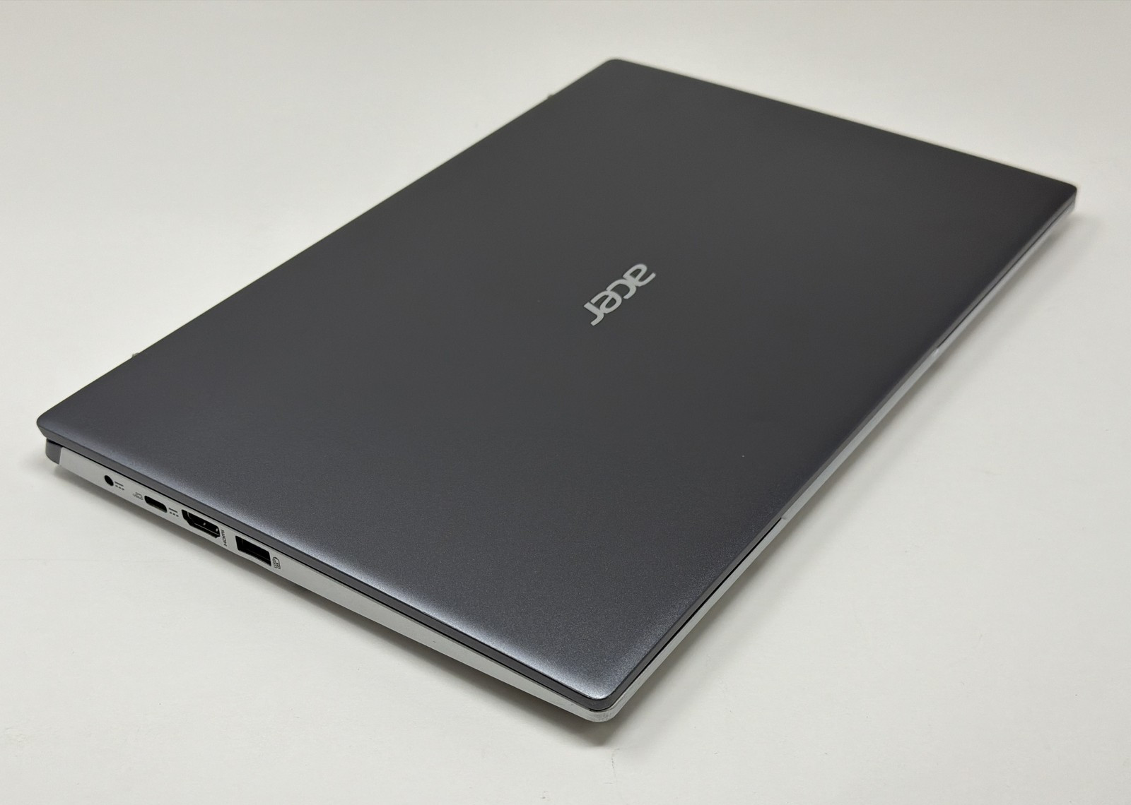 Acer Swift X SFX14-42G AMD Ryzen 7 2.0GHz 16GB RAM 512GB SSD 4GB 14in Very Good