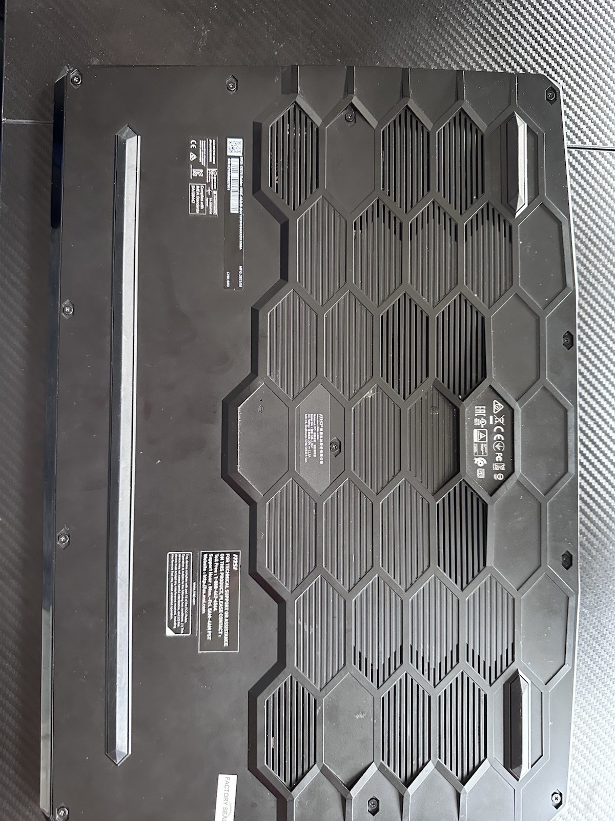 MSI GE76 Raider 17.3″ Gaming i7-10750H 16GB RTX 3060 W11