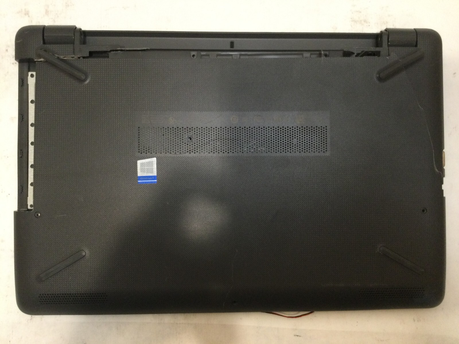 HP 255 G6 15.6″ / AMD A6-9225 R4 @ 2.60GHz / (MISSING PARTS!) MR