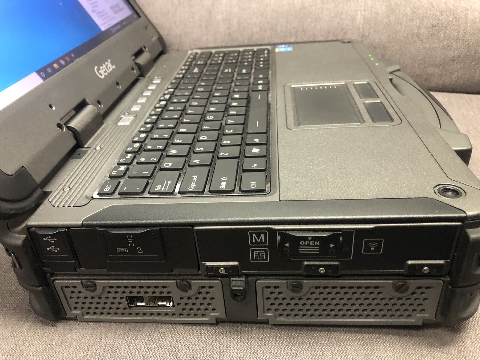 Getac x500g2 Server Model i7 4600M SSD Extra Full Size PCIE Extension Slot