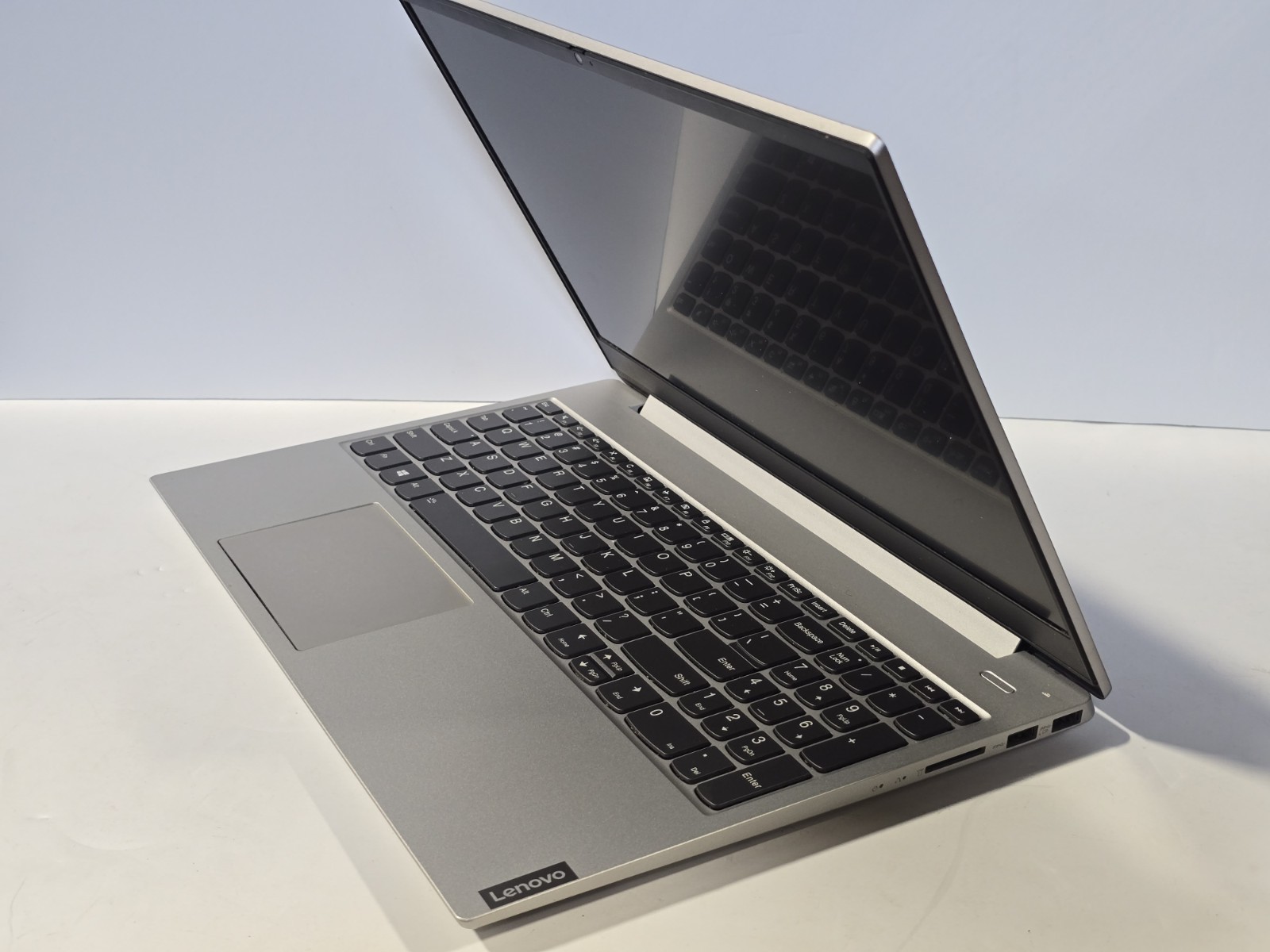 Lenovo IdeaPad S340-15 IWL i3-8145U 2.10GHz No RAM No OS/SSD, Won’t Boot At All.