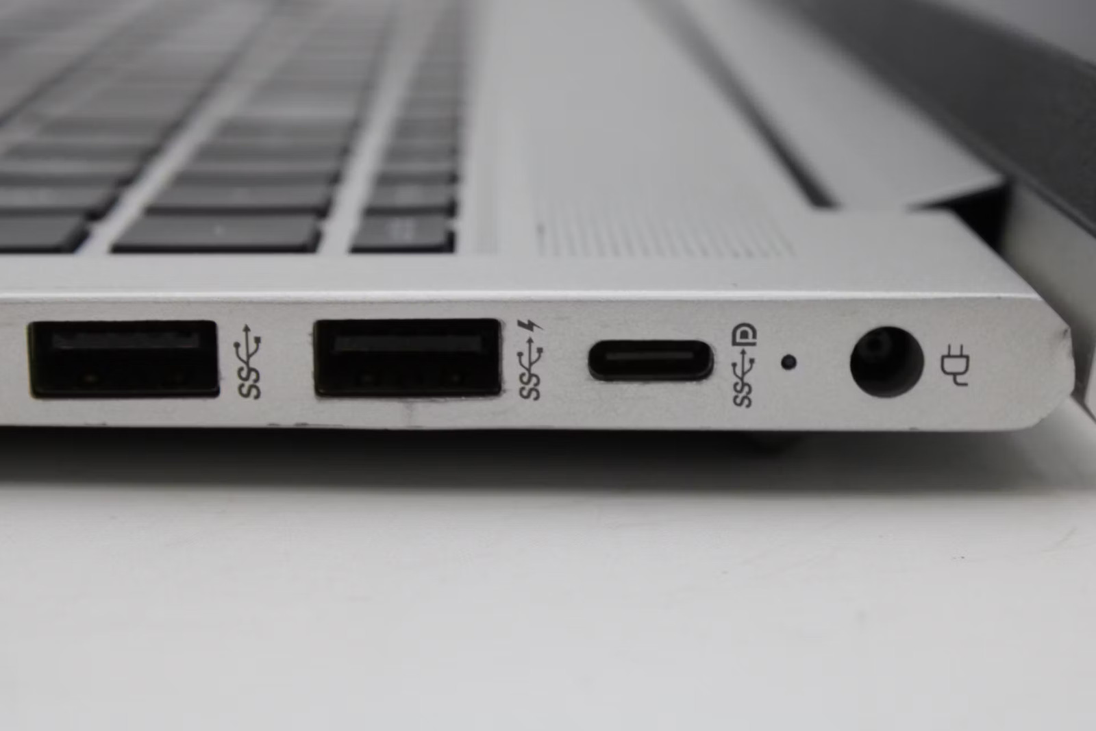 HP ProBook 450 G9 Used 15.5″ i5-1235U, 256GB NVMe, 16GB RAM