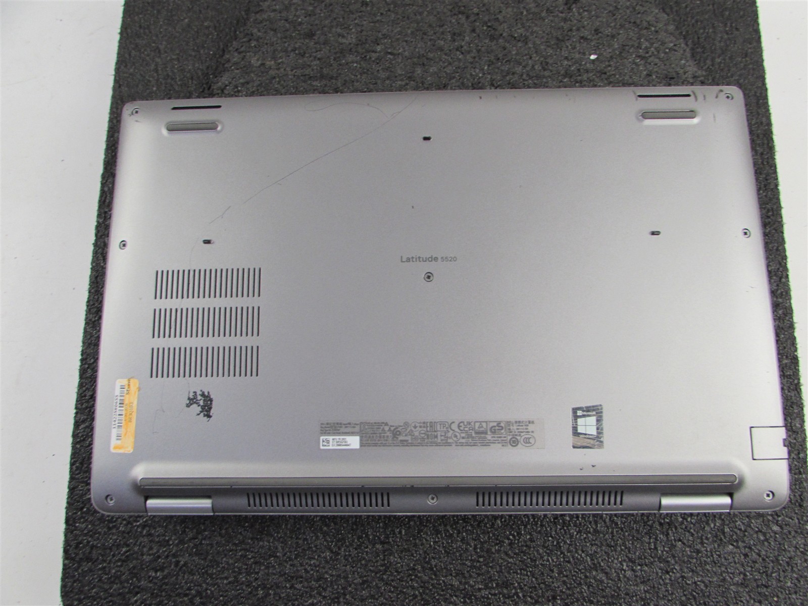 DELL LATITUDE 5520 1920X1080 FHD CORE I7-1185G7 NO SSD 4GB RAM NO O.S