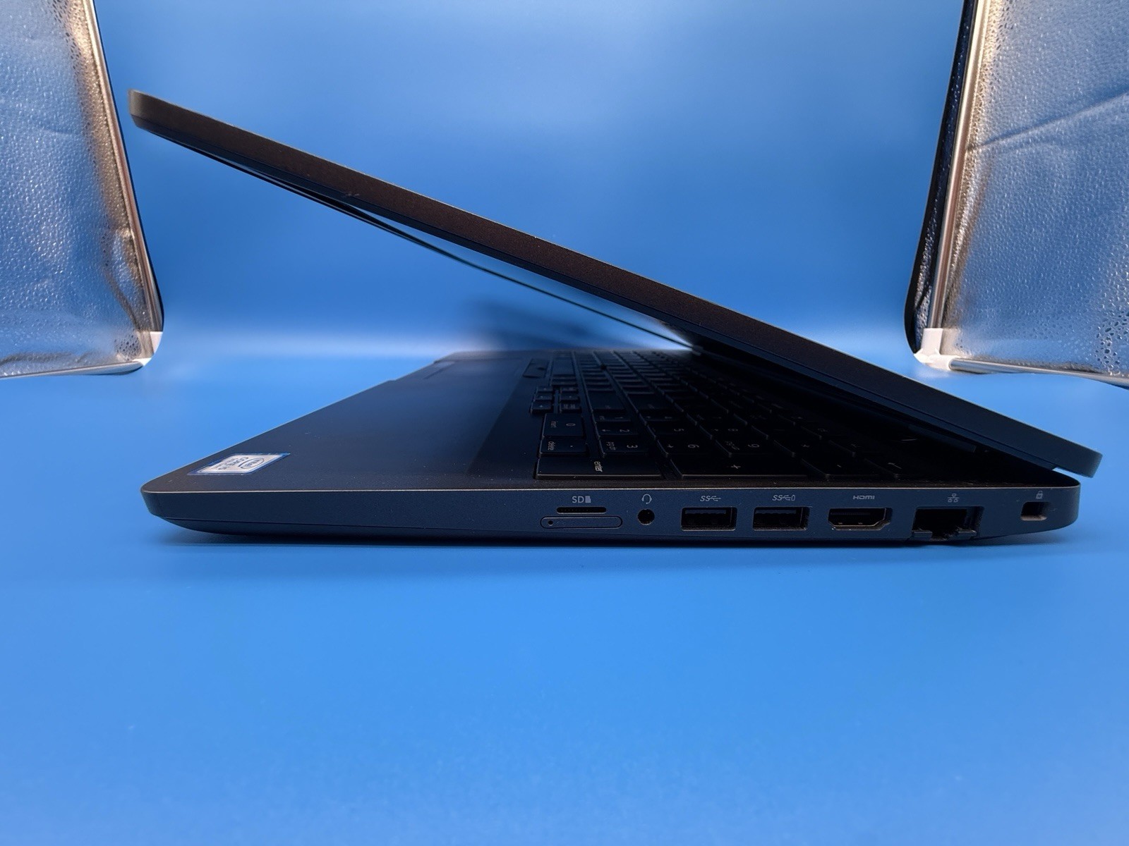 Dell Precision 3541 i5-9300H Quadro P620 4GB 12GB 512GB SSD 15.6” Win11