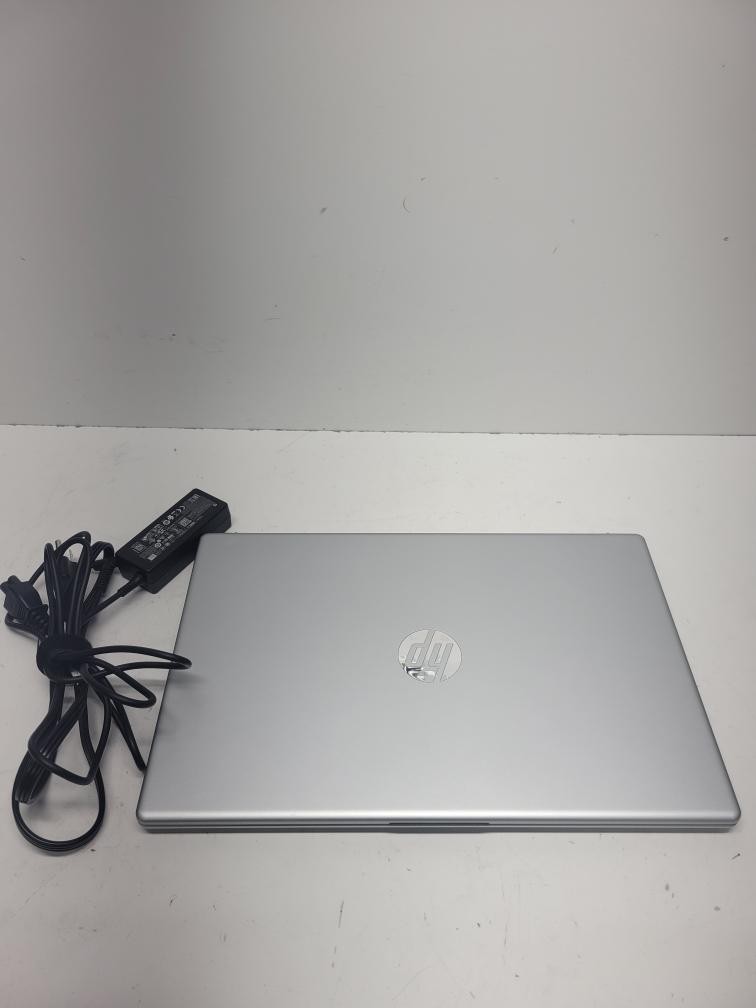 WIN 11/I3/8RAM/256SSD W CHARGER (P16033848)