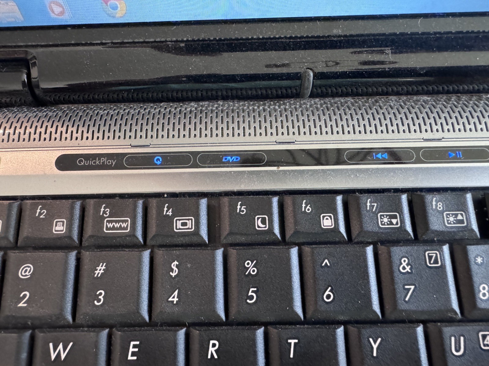 HP Pavilion dv2000 Genuine Intel core 2 Duo 2.00GHz 2GB RAM 140GB HDD Win7 DVDRW