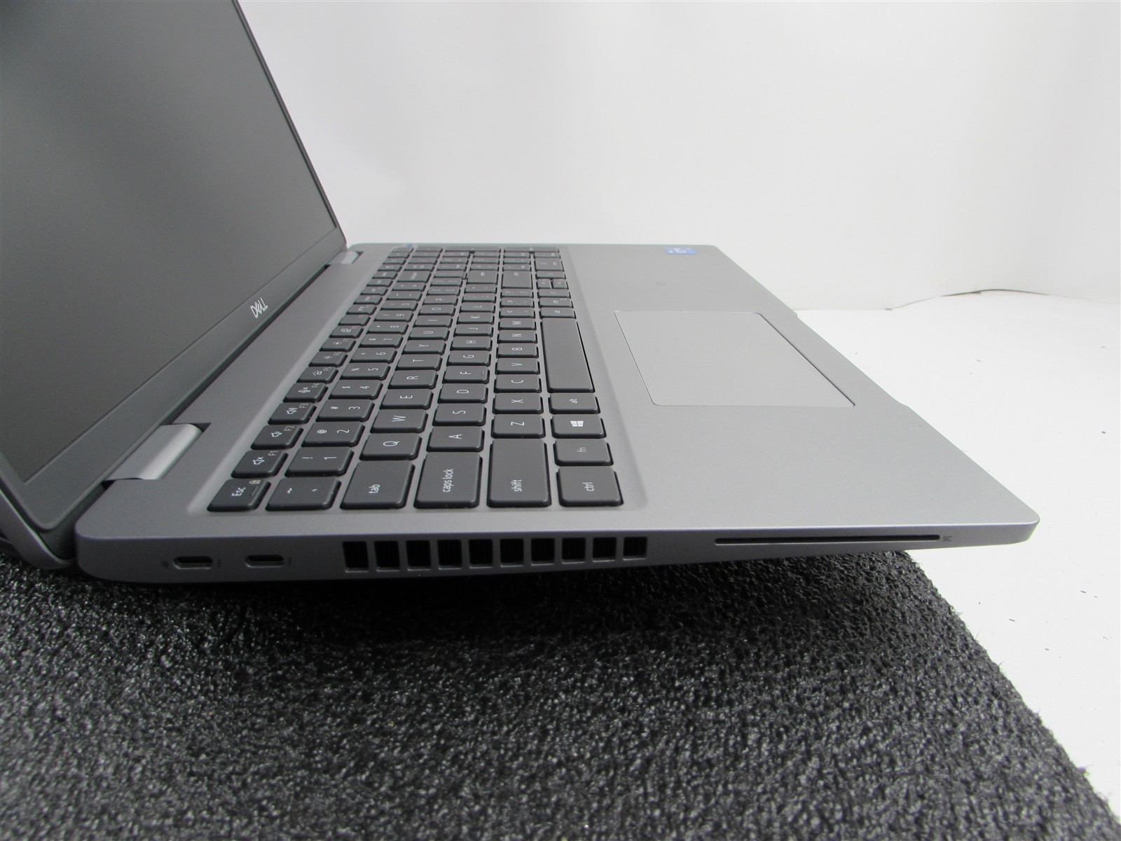 DELL LATITUDE 5520 1920X1080 FHD CORE I7-1185G7 NO SSD 8GB RAM NO O.S