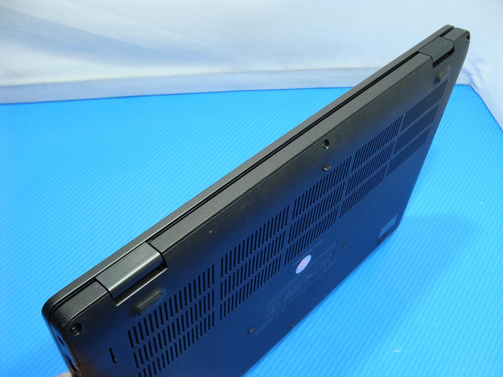Dell Latitude 5400 14″ FHD Intel i7-8665U 1.9GHz 8GB 512GB Windows 11 Pro +PA