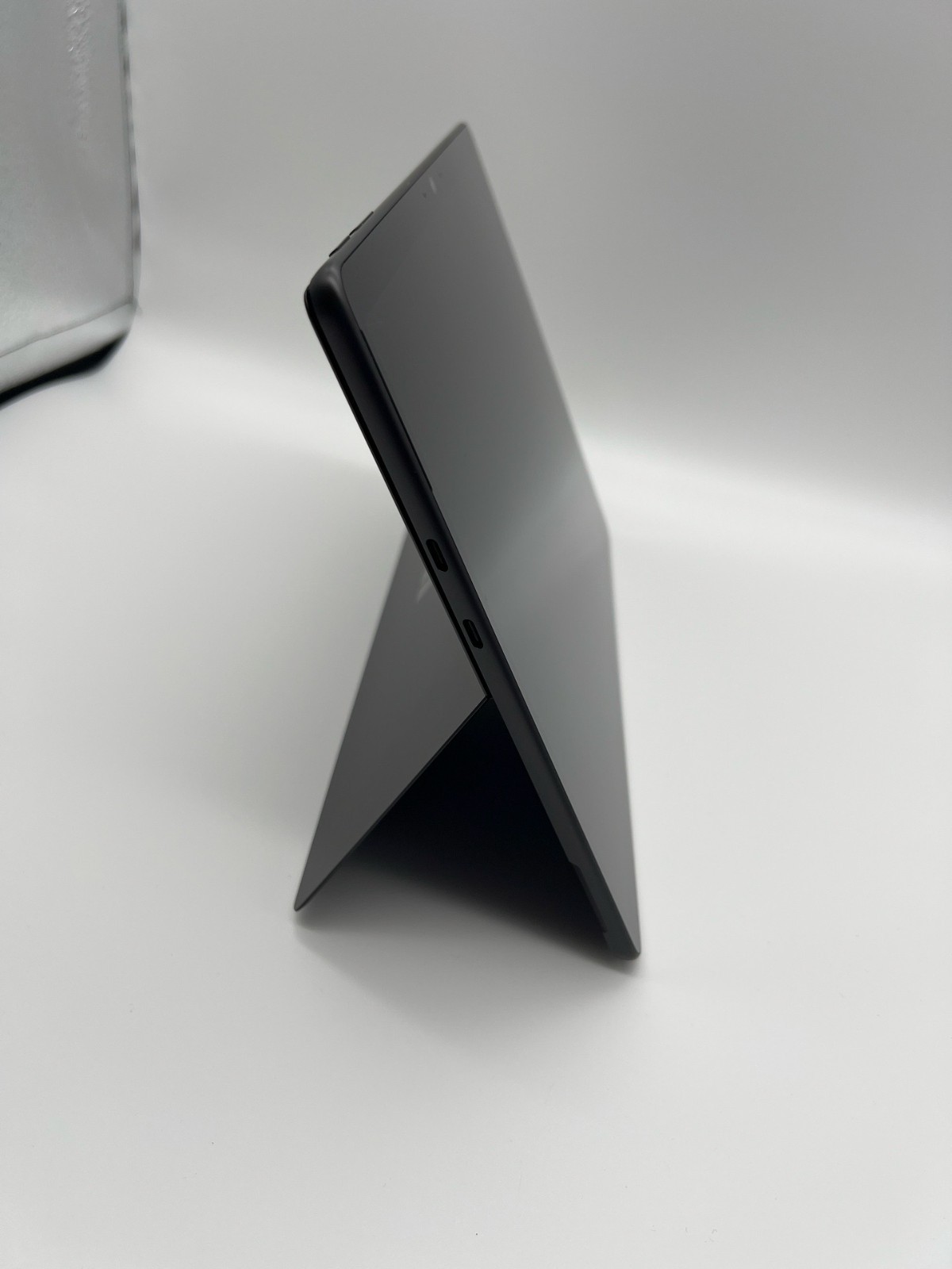 Microsoft Surface Pro 11 Copilot+ PC 13″ Snapdragon X Plus 16GB 512GB Black