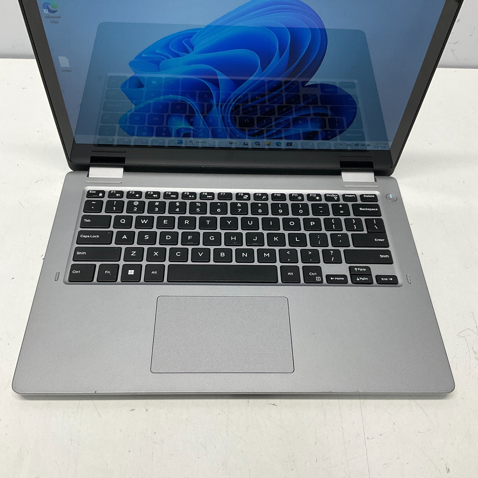 Dell Latitude 3310 2-in-1 Intel i5-8265U 1.60GHz 4GB RAM 256GB SSD Win 11 READ