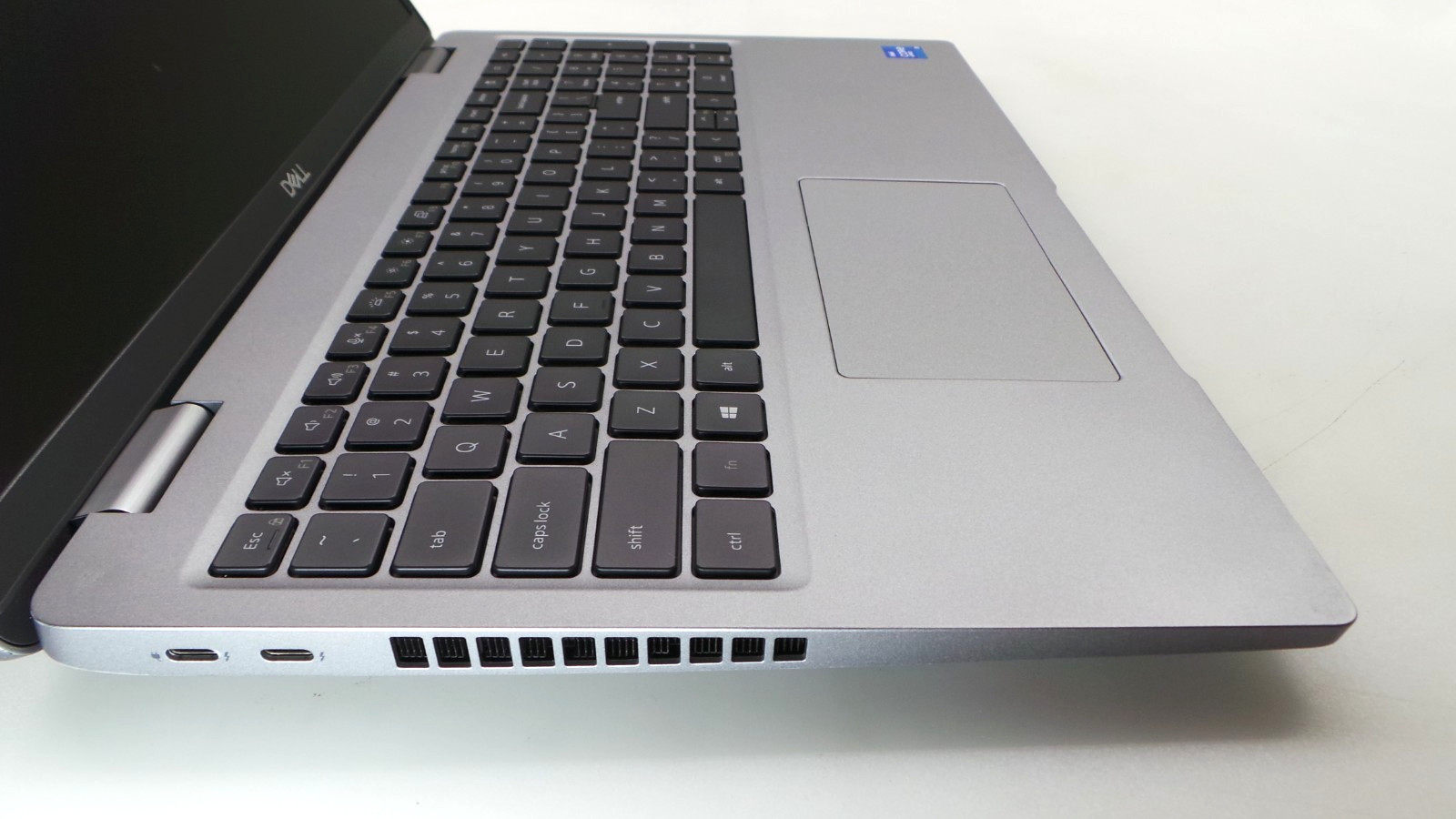 Dell Latitude 3560 15.6″ | i5-1145G7 2.60GHz | 16GB RAM 256GB NVMe | WIN 11 PRO