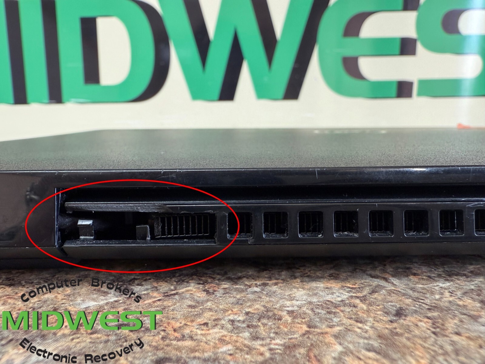 (Lot of 3) Dell Latitude 3400 i5-8265U 1.6/1.8GHz 4/8GB RAM/No OS/HDD(For Parts)