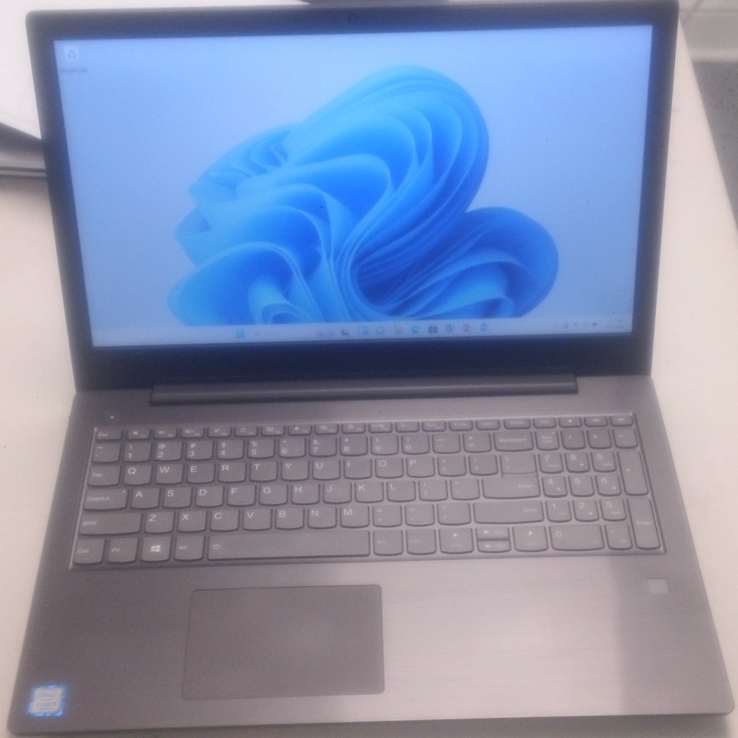 LENOVO V330-15IKB Intel i5-7200U 2.50GHz – 8GB RAM – 240GB NVMe – WIN 11 Pro