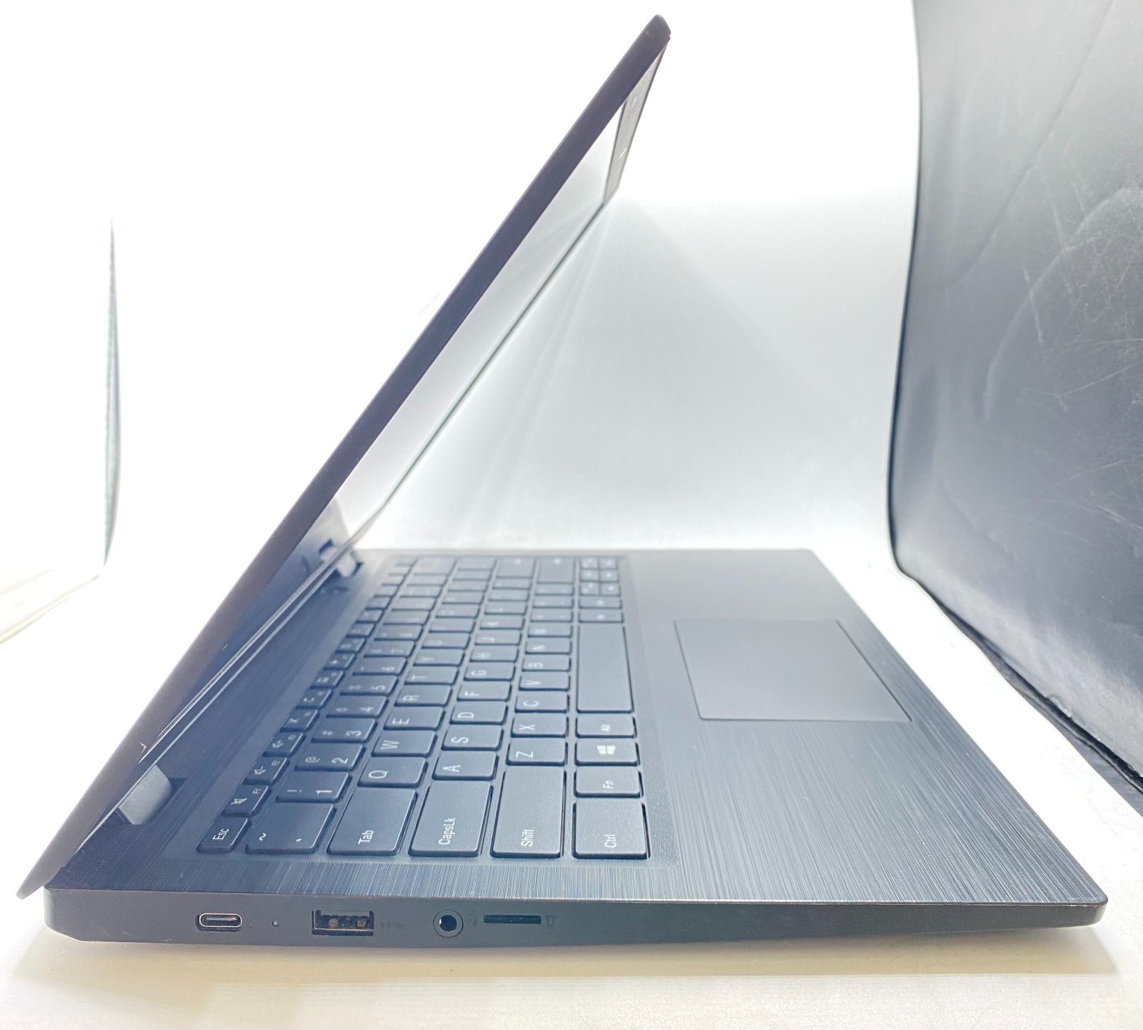 Lenovo 14W 81MQ000JUS 14” FHD Laptop 4GB RAM 64GB eMMC AMD A6-9220C Dual-Core