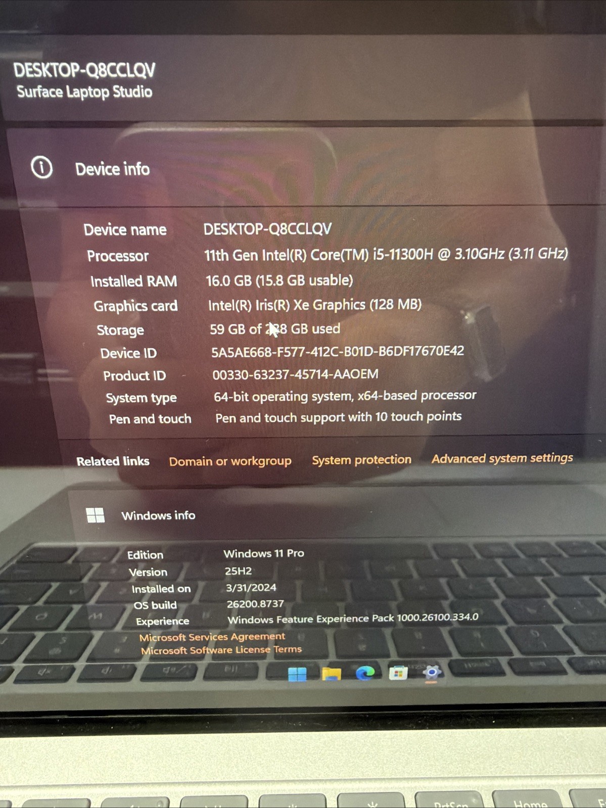 Microsoft Surface Laptop Studio 14.4″ Touchscreen Laptop i5-11300H 16GB RAM 256G