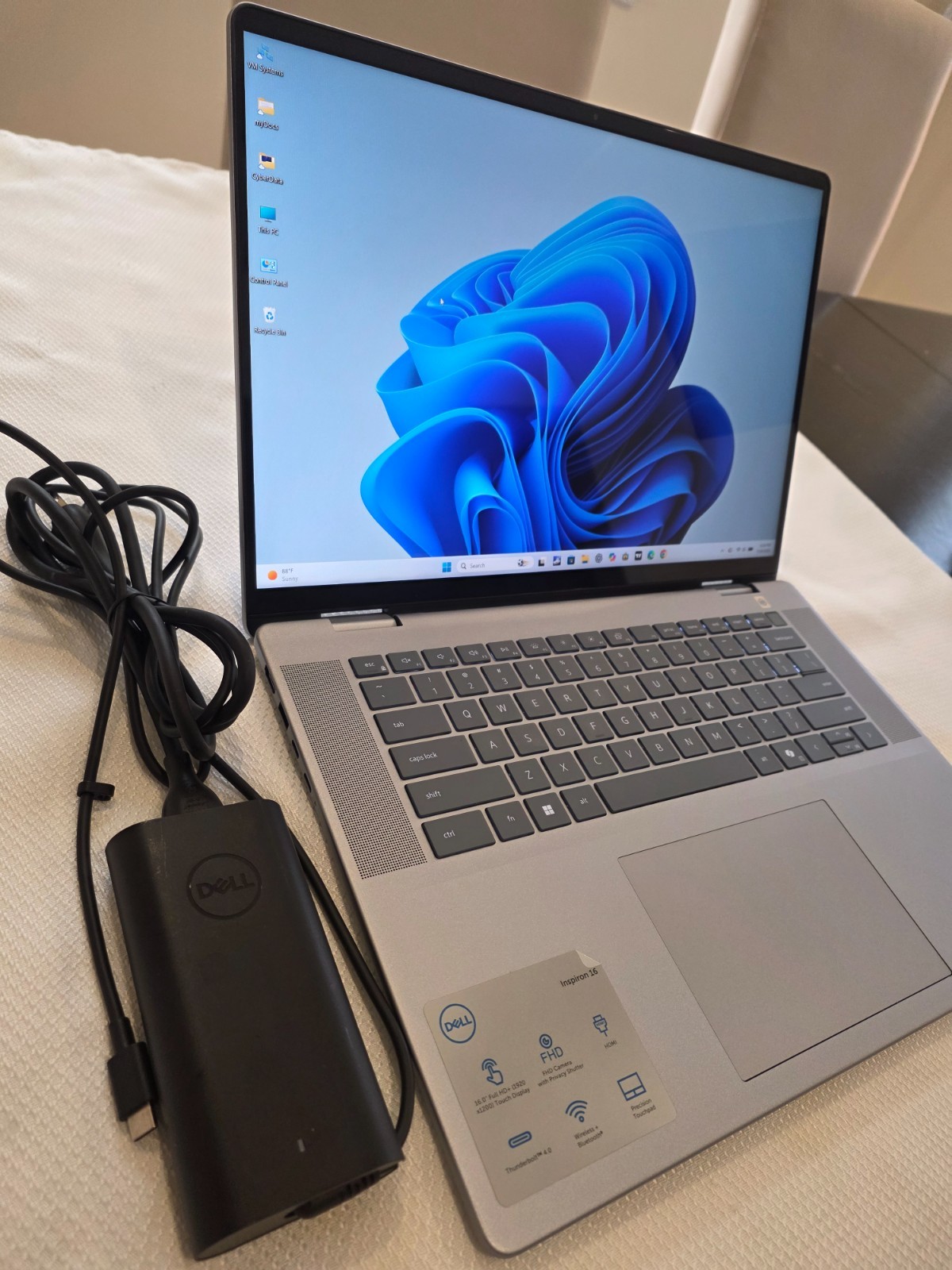 Dell Inspiron 16 7640 2-in-1 QHD Touch 90Hz Ultra 7 155H 16GB RAM 1TB SSD
