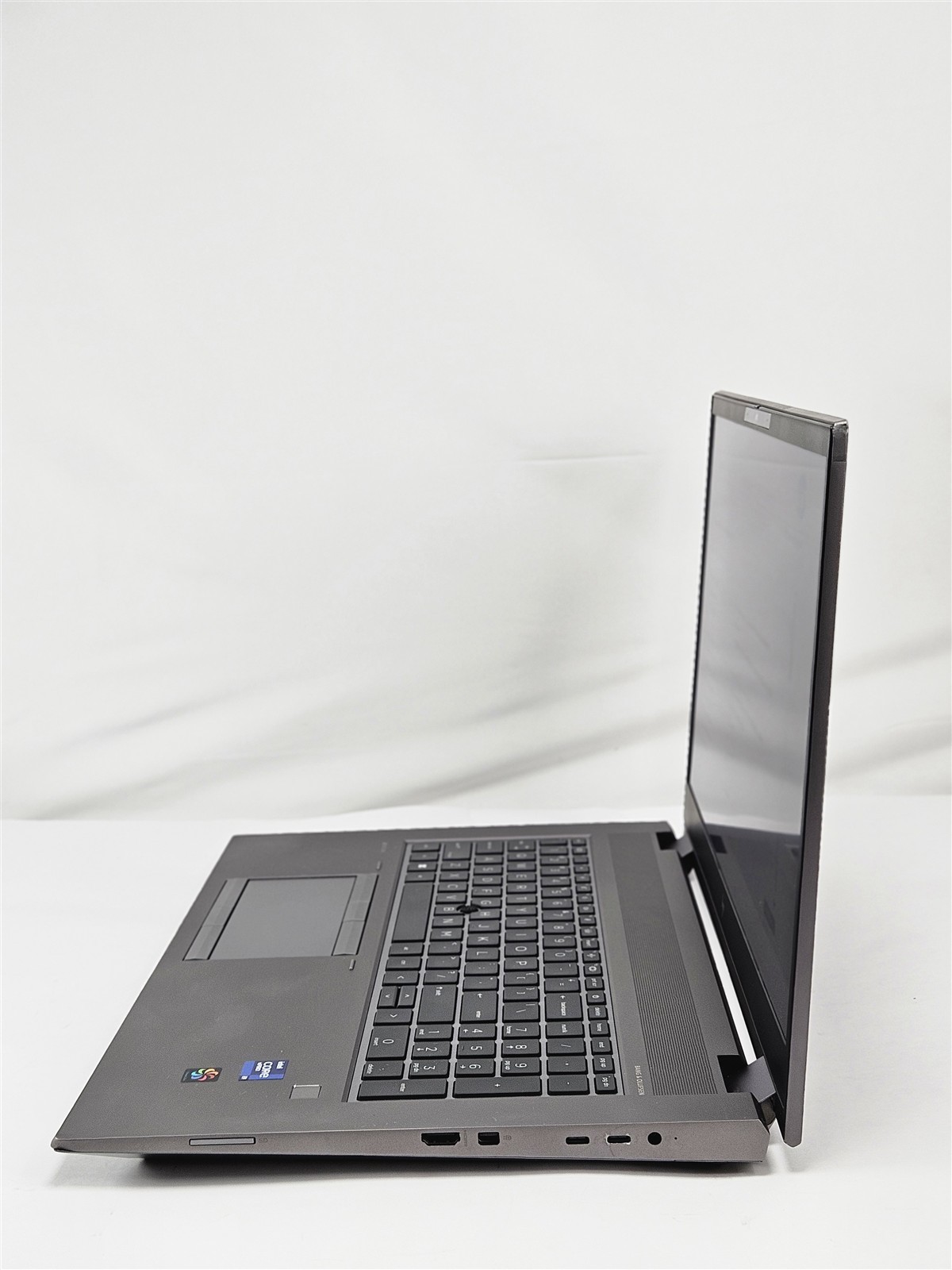 HP ZBook Fury 17 G8 Intel Core i9-11950H 32GB RAM 1TB SSD RTX A5000 16GB No OS