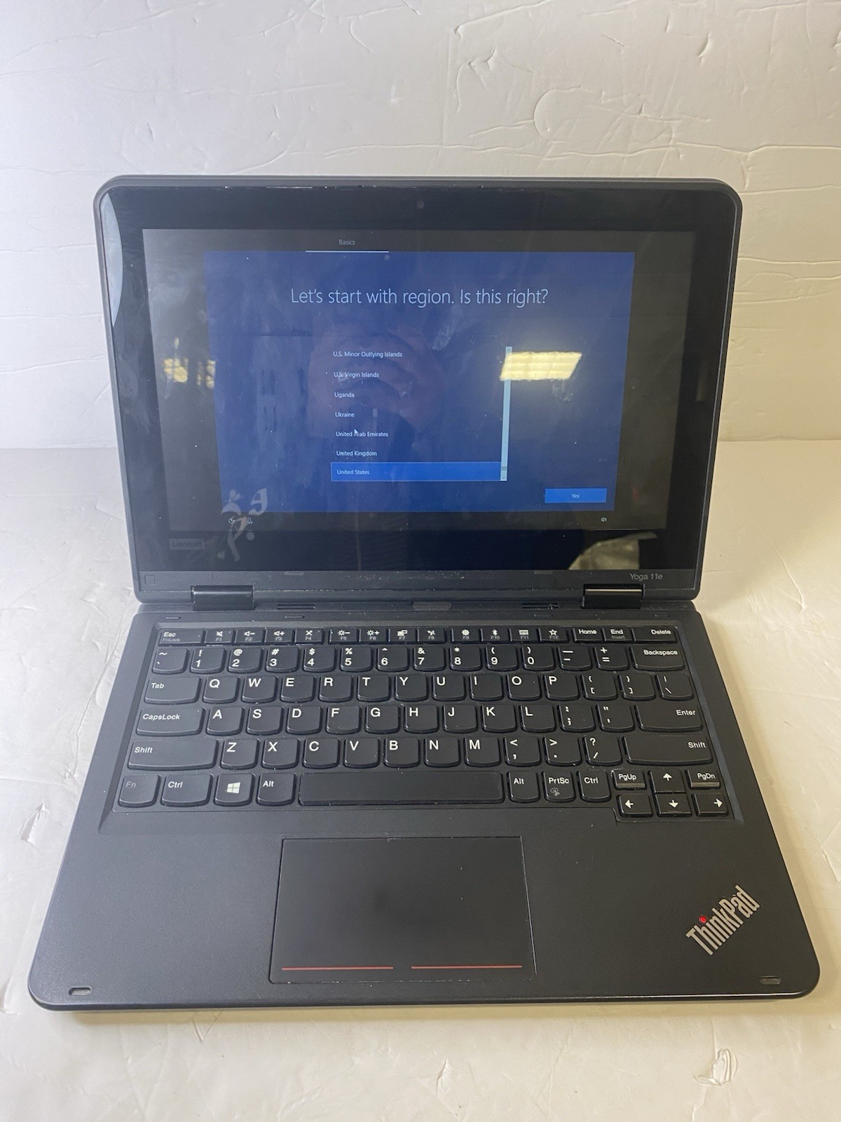 Lenovo ThinkPad Yoga 11e 11.6in 2 in 1 flip TouchScreen Windows 10