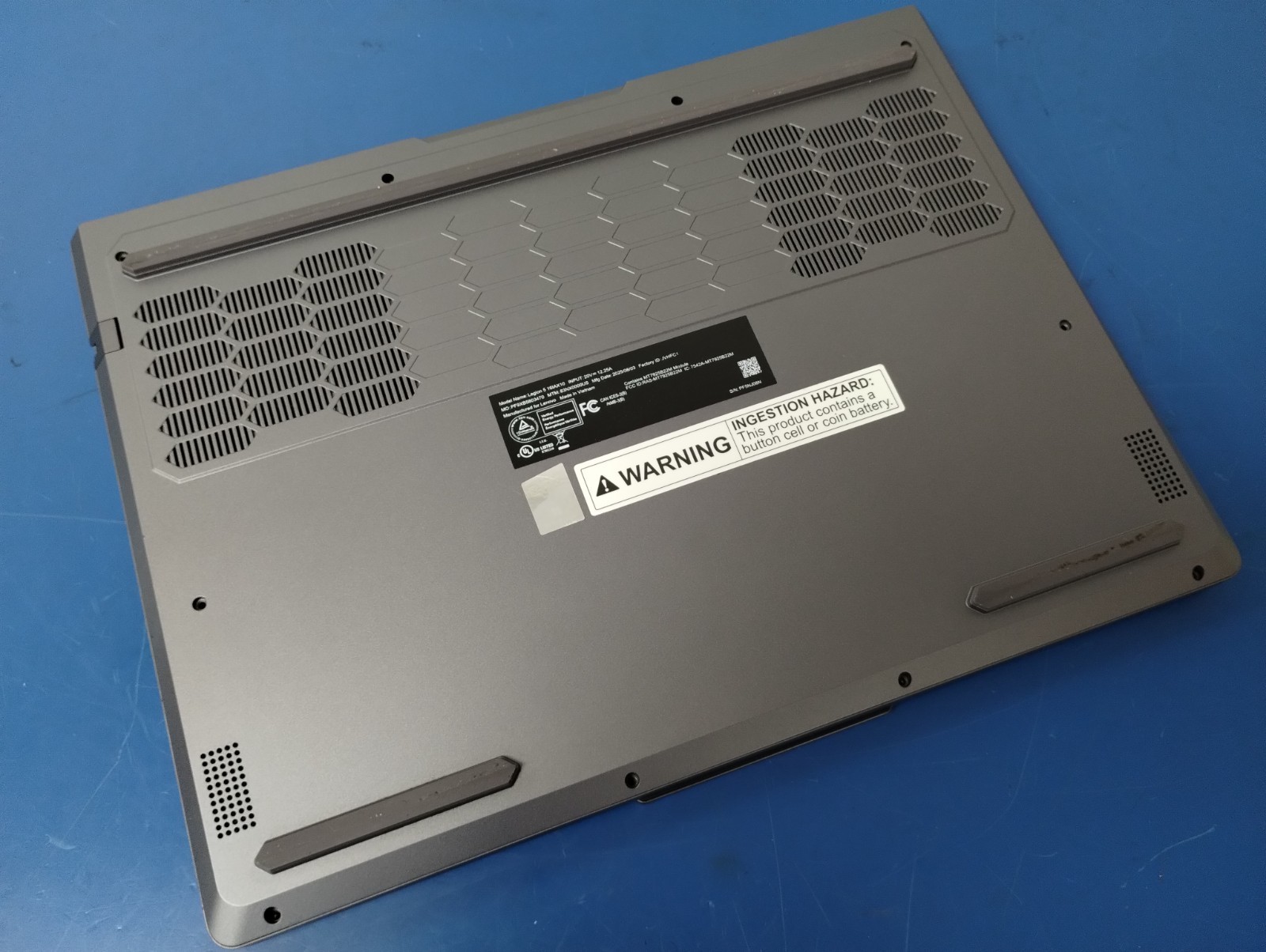 Lenovo Legion 5 16IAX10, Intel CORE Ultra 9 275HX, 2.70 GHz 32 GB RAM, 1 TB NVMe