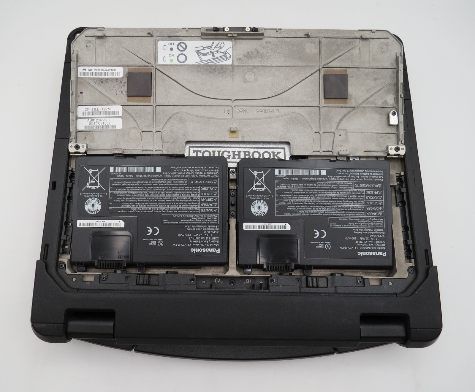 Panasonic CF-33 Toughbook | i7-7600U@2.8 | 16/256GB SSD | 12″ Touch | No OS/AC