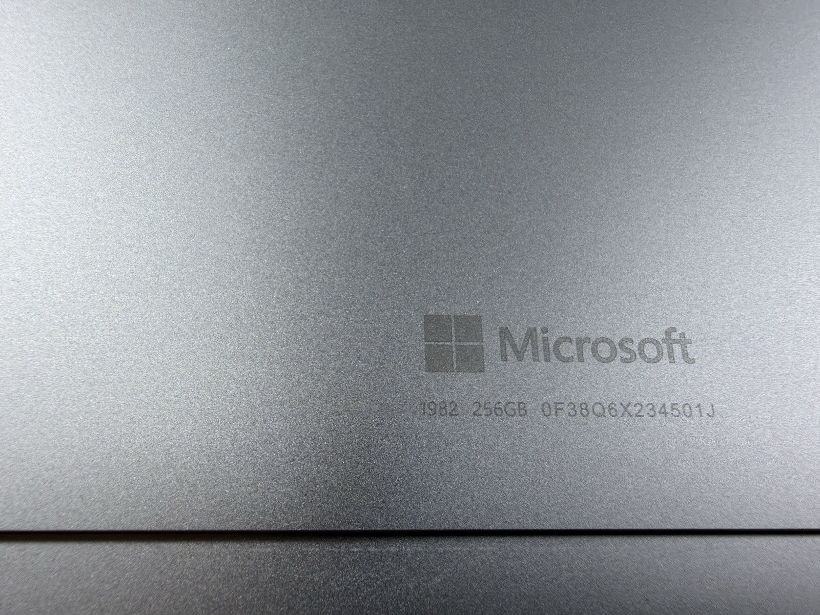 Microsoft Surface Pro 8 (1982) i5-1145G7 – 16GB RAM – 256GB 120Hz – Win 11 Pro