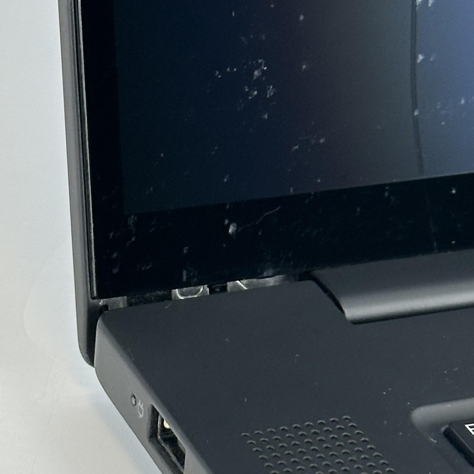 Lenovo ThinkPad P1 Gen 5 16 UHD+ i9-12900H 64GB 1TB RTX 3080 Ti Cracked Screen