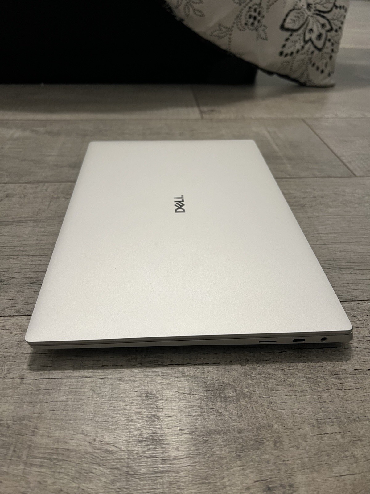 Dell Premium XPS 14 9440 14.5” 3.2K OLED Touch Core Ultra 7 32GB 1TB SSD Win11