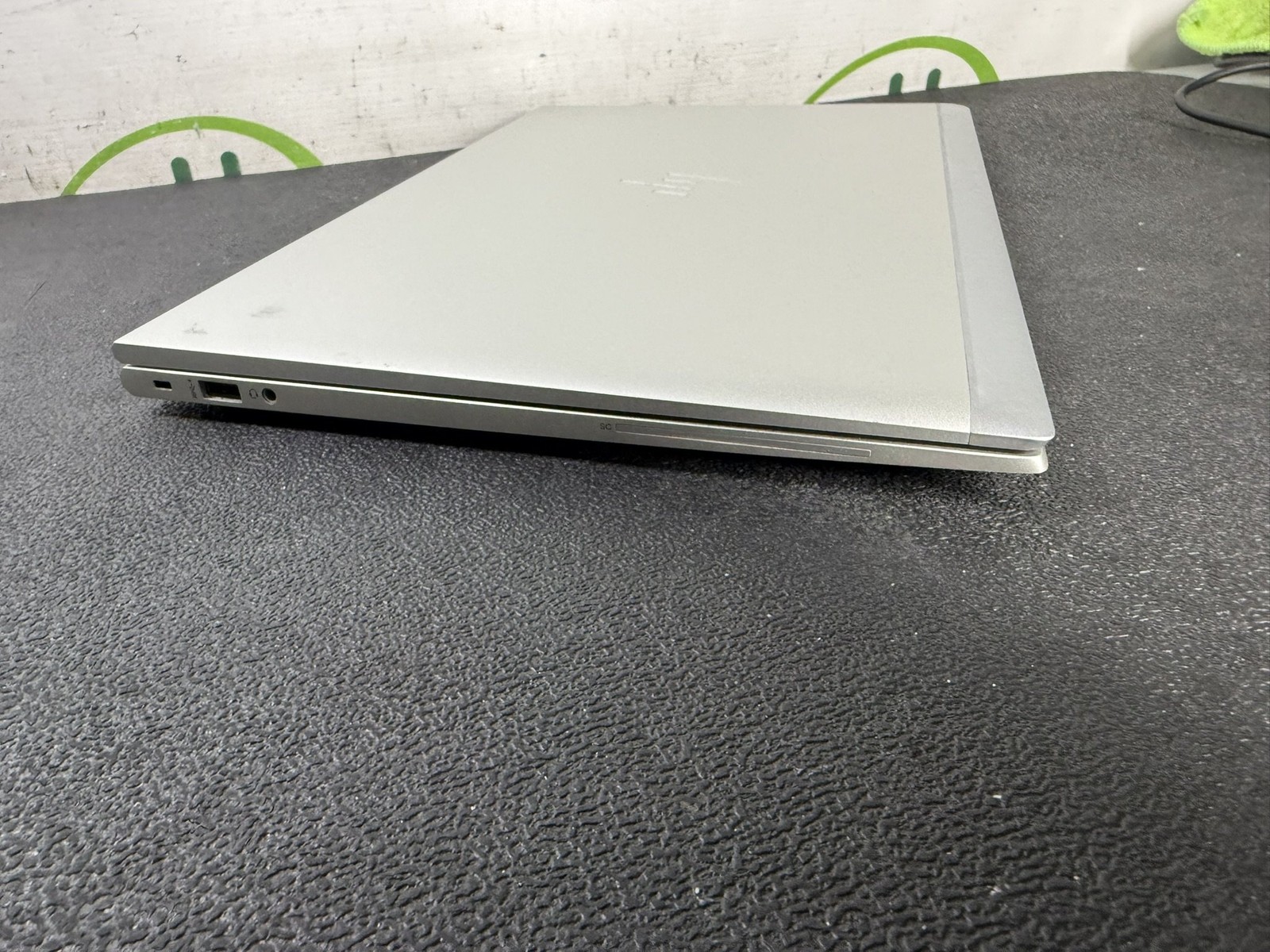 HP EliteBook 850 G8 15.6″ Core i5-1135G7 2.4GHz 16GB DDR4 256GB SSD Win 11 Pro