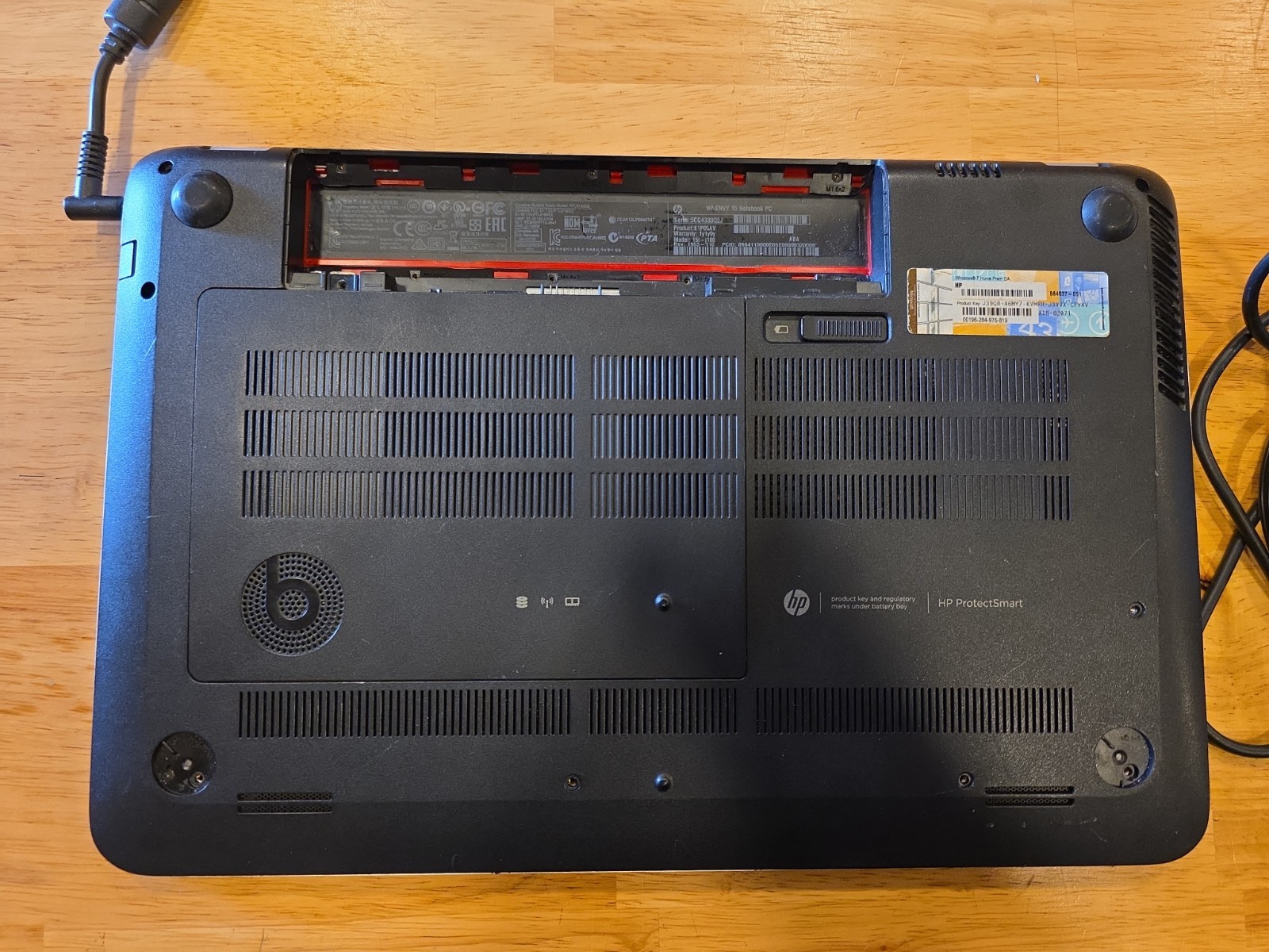 HP ENVY 15 LAPTOP E1P05AV PARTS ONLY, No Battery.