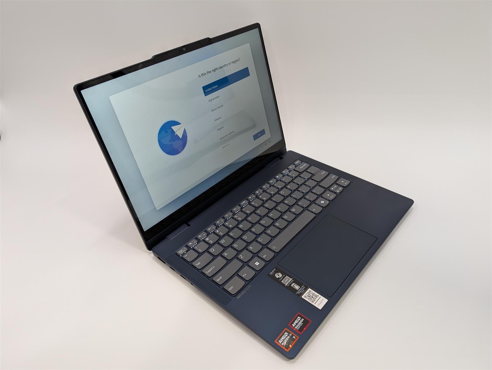 Lenovo IdeaPad 5 2in1 14″ Ryzen AI 7 350 16GB 1TB SSD 860M Blue Very Good