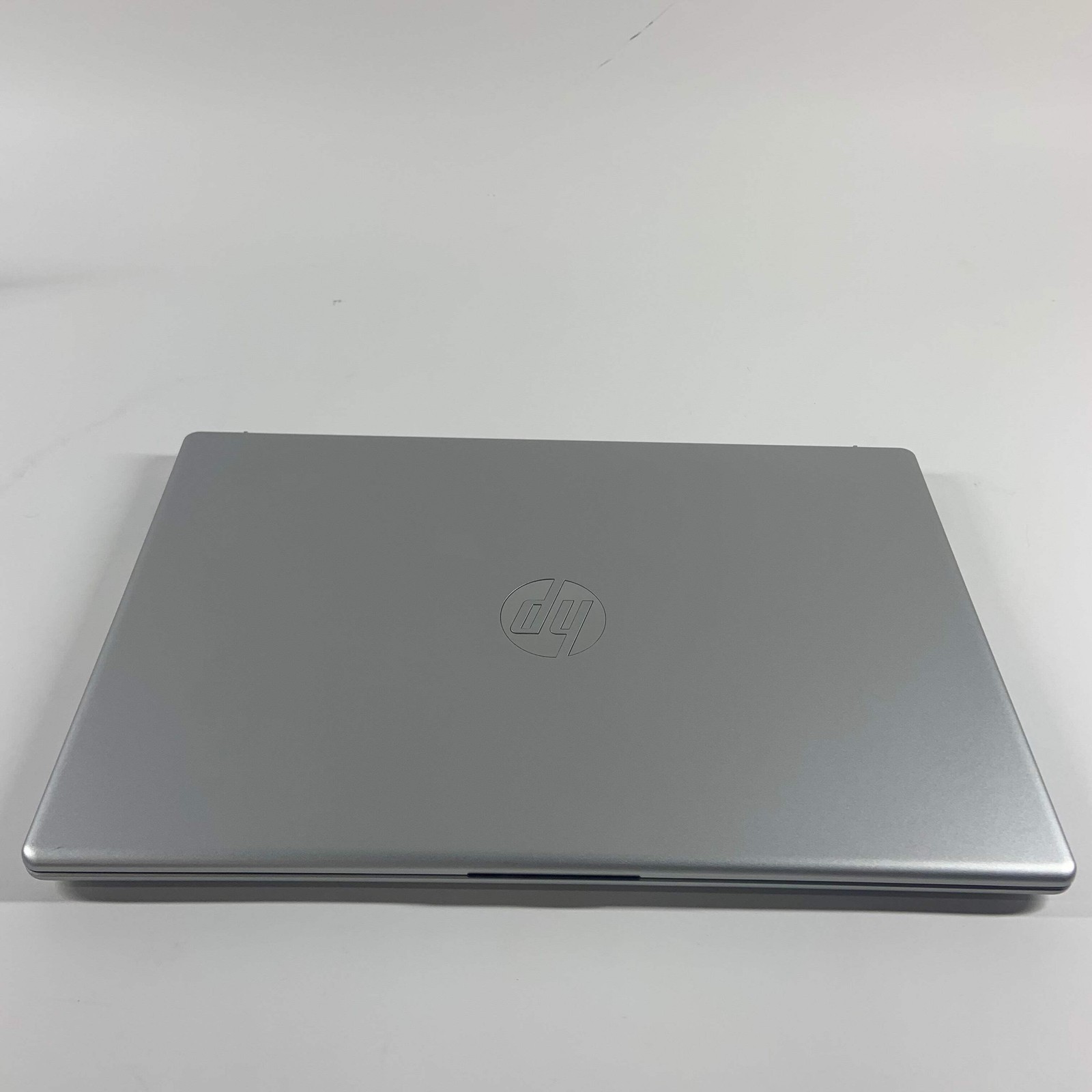 HP Pavilion 15-FC0237NR 15.6″ Ryzen 7 5825U 2.0GHz 8GB RAM 512GB SSD