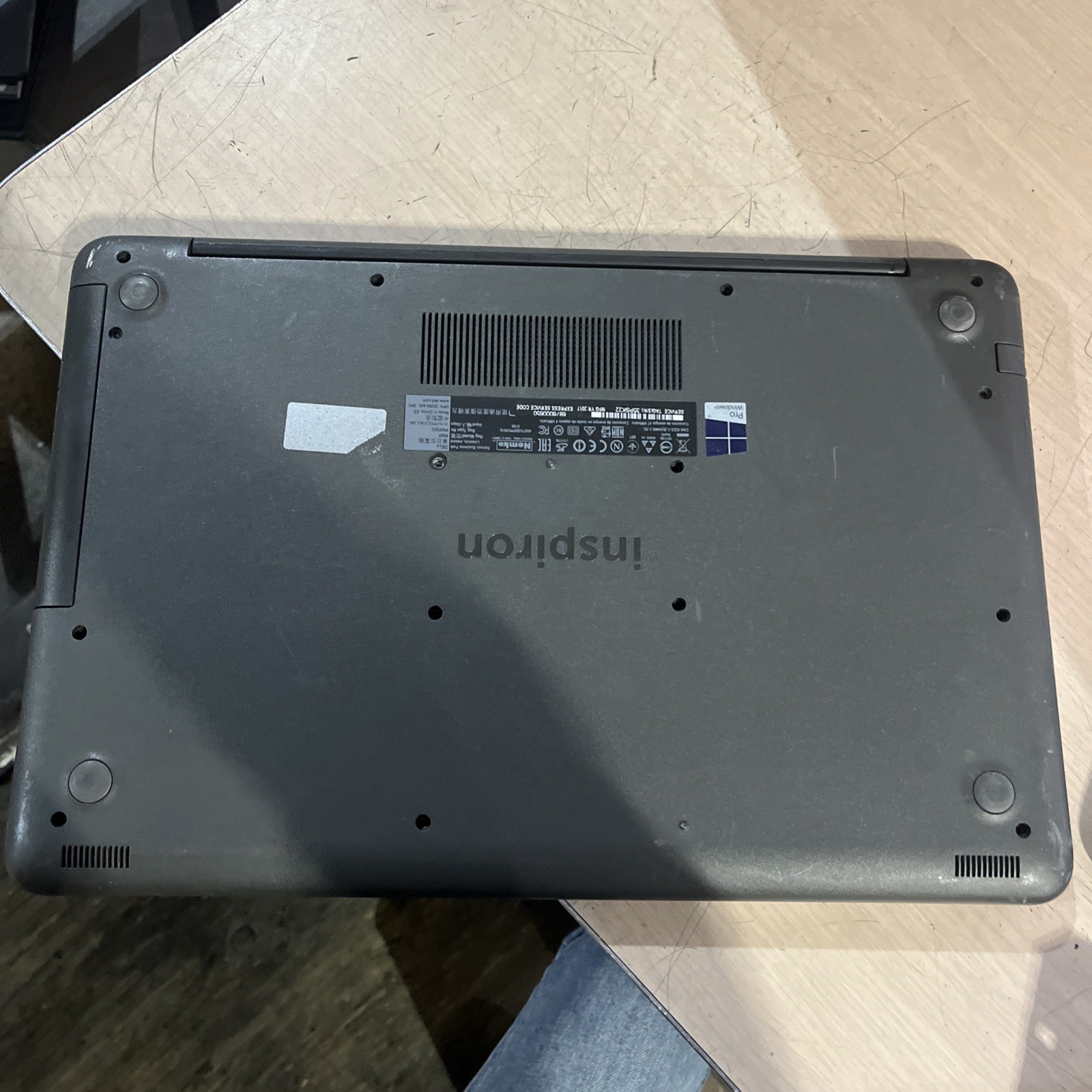 DELL INSPIRON 5565 AMD A9-9400 8GB RAM NO HD