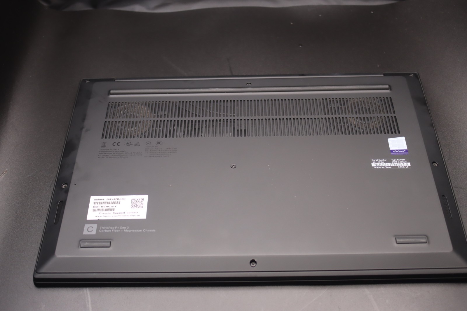 Lenovo ThinkPad P1 Gen 3 i7-10750H 32GB RAM 512GB SSD NVIDIA Quadro T1000