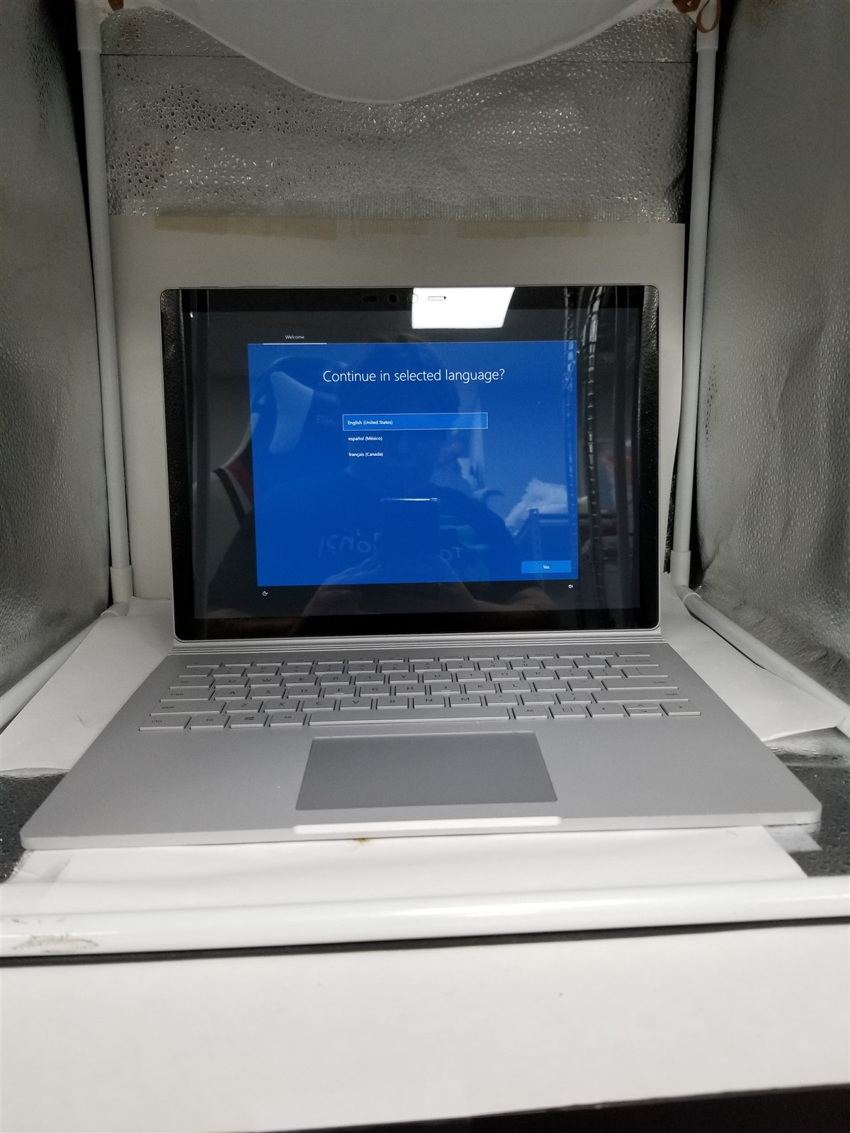 Microsoft Surface Book 2 Core i5 13.5″ 8GB/128GB Silver Details VD6182
