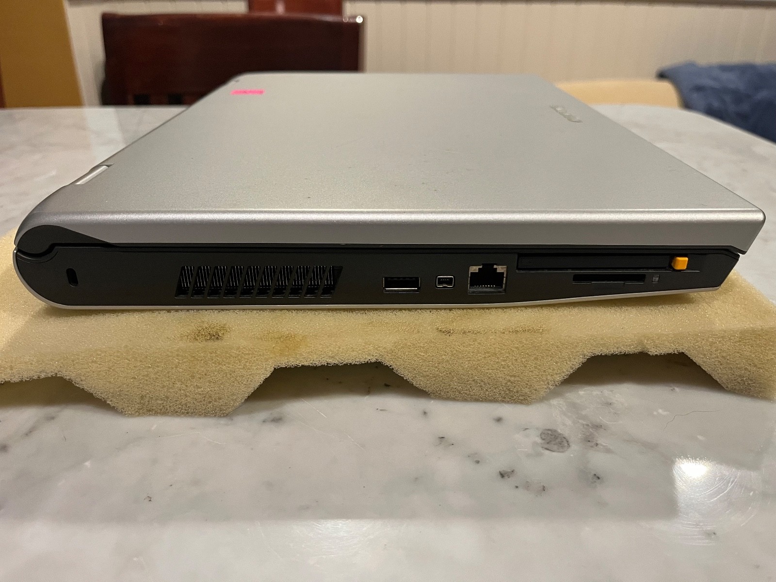 Lenovo 3000 N100 type 0768-A49 Intel Centrino Duo notebook computer