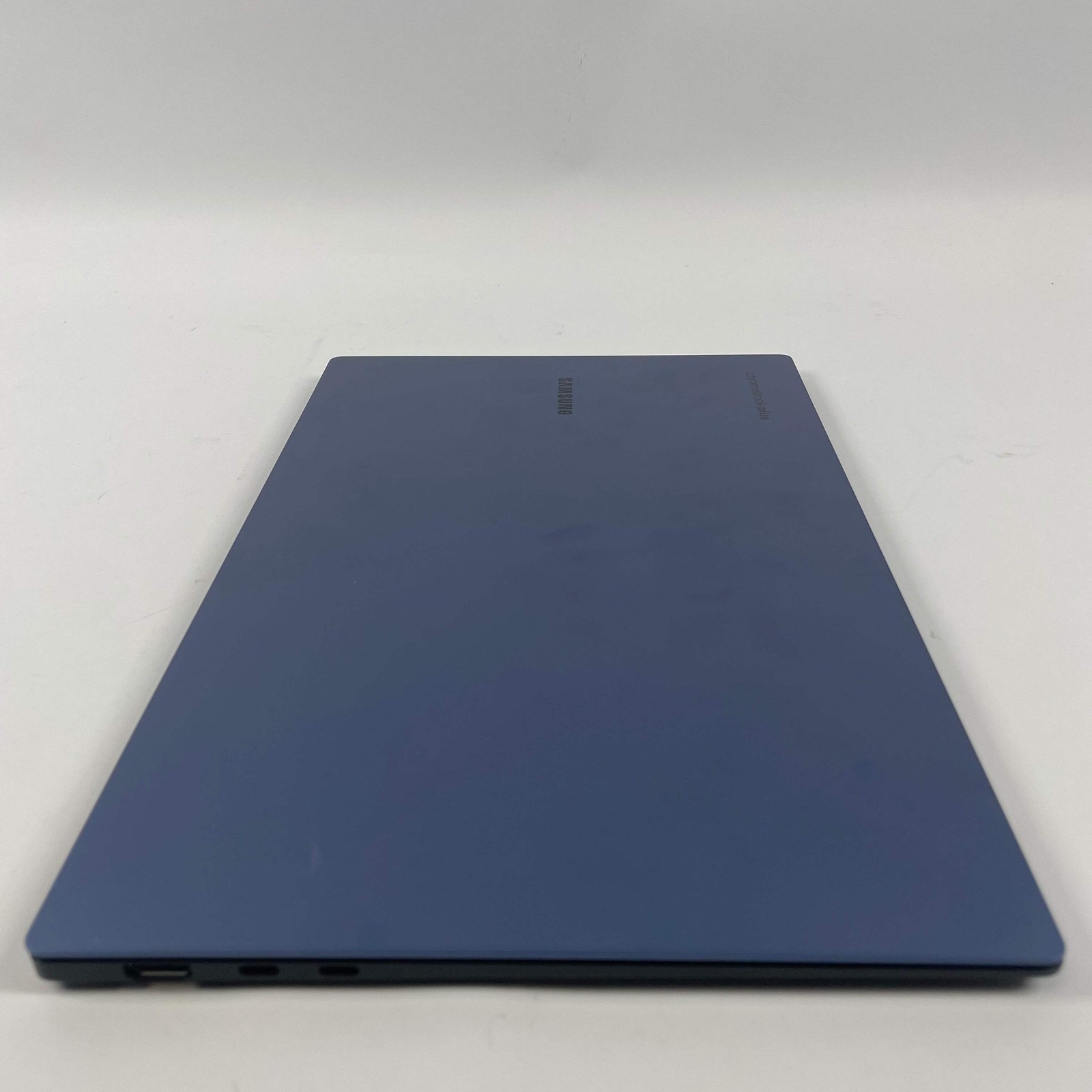 Samsung Galaxy Chromebook Plus XE550XGA 15.6″ 1.2GHz 8GB RAM 256GB SSD