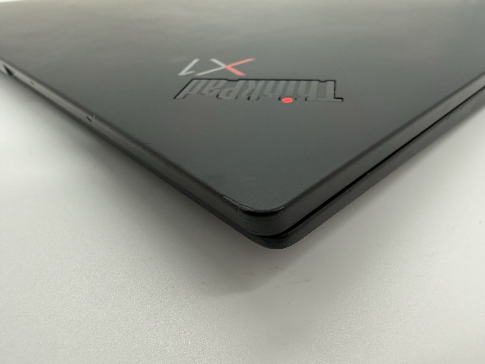 Lenovo ThinkPad X1 Carbon Gen 10 14 FHD+ 2.1 GHz i7-1260P 16GB 512GB SSD Win11P