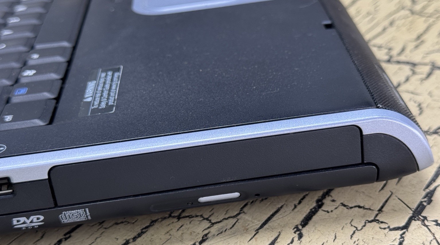 VTG Pavillion 2V5000 Laptop PC Computer Harman Kardon 4 Parts Repair Untested