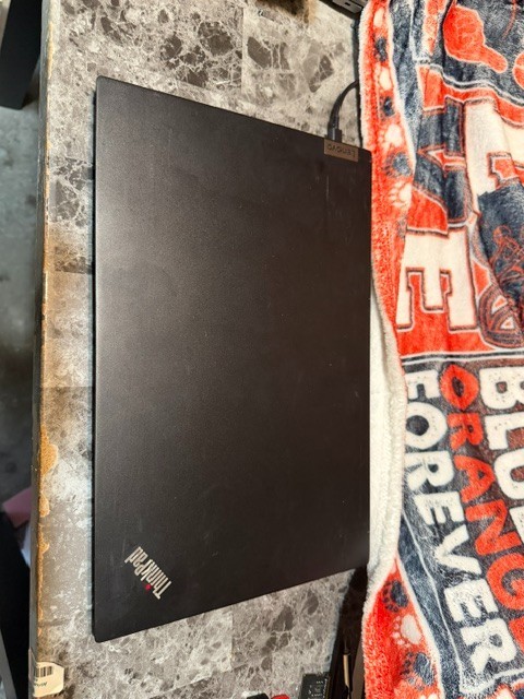 Lenovo ThinkPad E15 Gen 2 15.6″ i5-1135G7 8GB RAM 256GB SSD Win 11 Pro /Charger