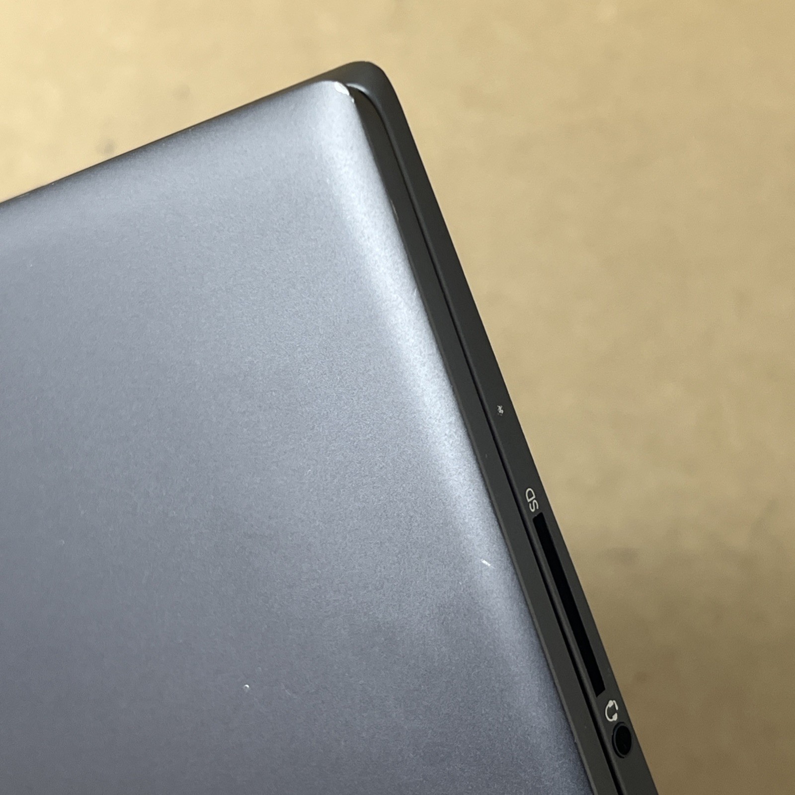 HP Envy x360 15 2-in-1 AMD Ryzen 5 4500U 16GB Ram 512GB -Fair *Bad Drive Health