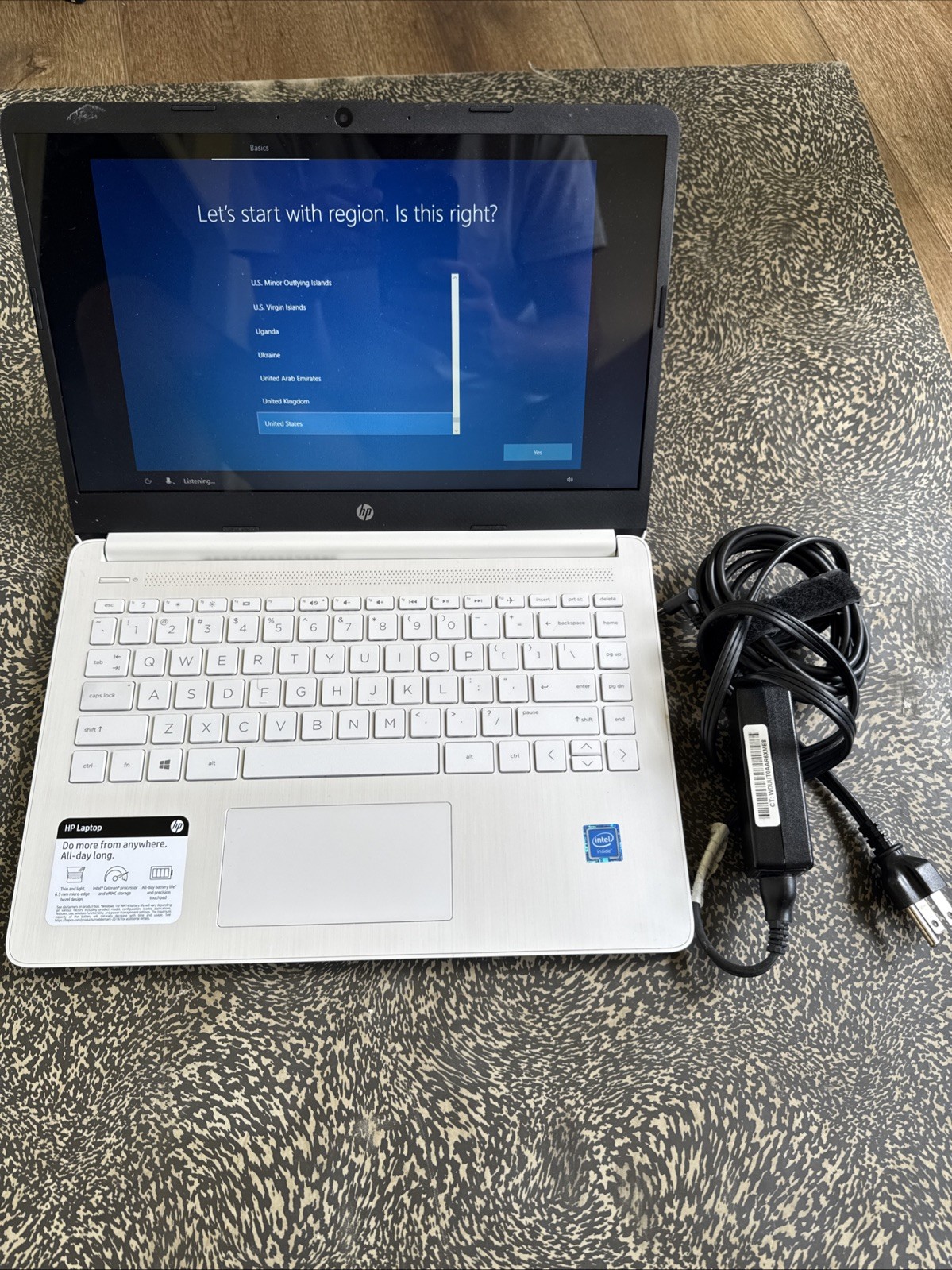 HP Laptop (snowflake) w/ charger (64 gb hard drive, 4 gb ram) 14-DQ0002DX