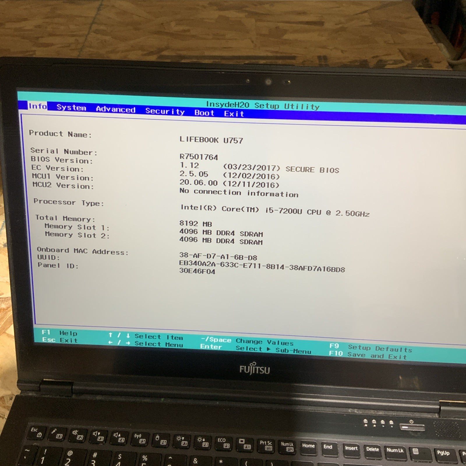 Fujitsu U757 i5-7200U Touch 8 GB DDR4 128GB NVME Win 11 15.5″ B103