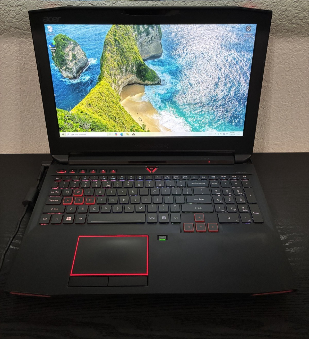 Acer Predator 15 G9-593 Laptop 2018 100% Complete Box, Disc Drive, Fan, Charger