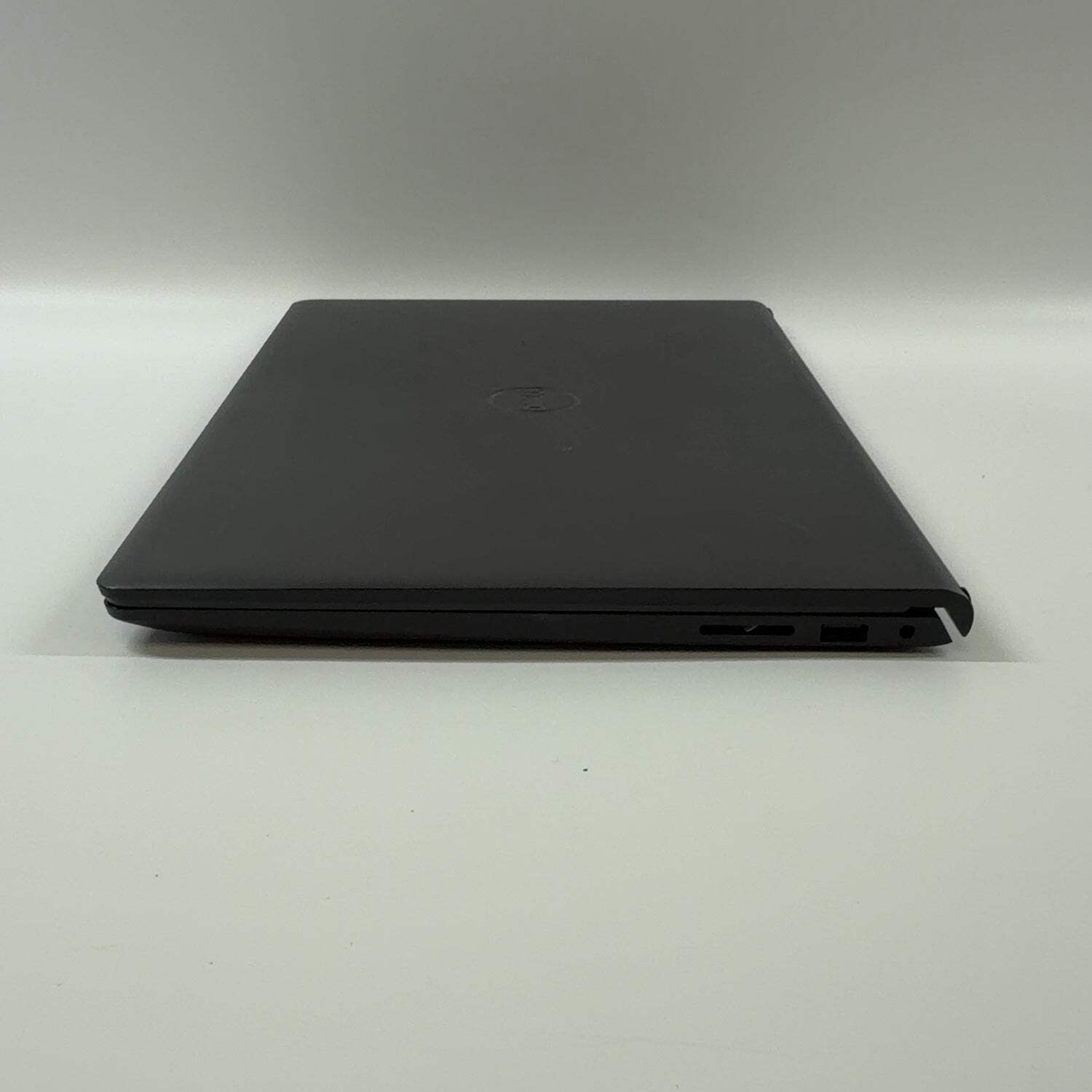 Dell Inspiron 3535 15.6″ Ryzen 7 7730U 2.0GHz 16GB RAM 1TB SSD