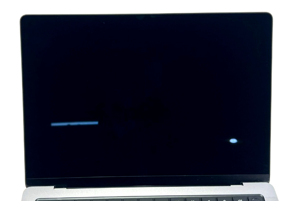 Apple MacBook Pro 2023 A2779 14″ Laptop M2 500GB SSD 16GB RAM macOS 14 (CX)