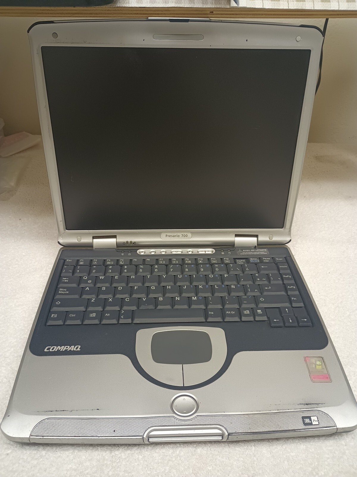 Compaq Presario 700 14.1 Inch Laptop CM2130 Model 725LA For Parts Or Repair